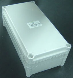 IP66 聚碳酸酯螺丝安装盖 190x380x180mm 灰色主体 灰色盖